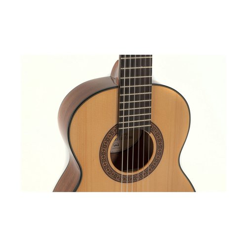 GEWA Pro Arte GC 25 A classical guitar
